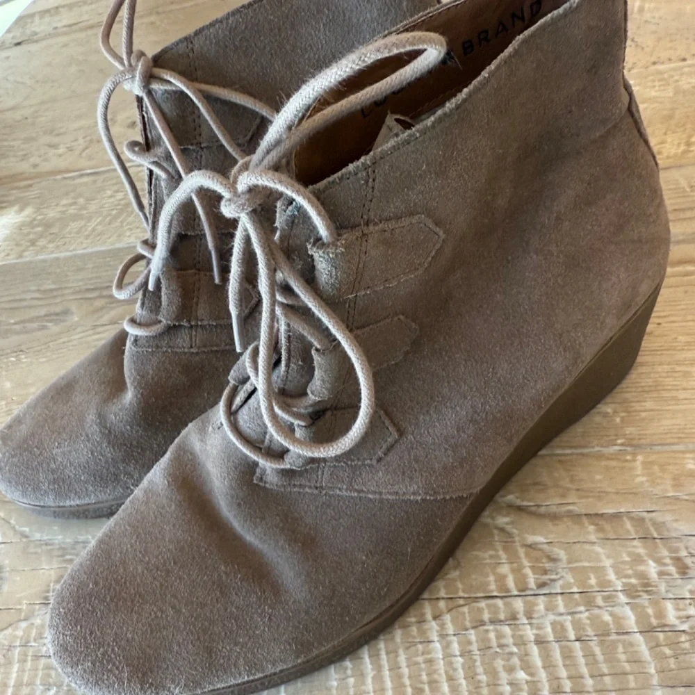 Lucky Brand Jeans Beige Suede Wedge Booties EUC size 8.5
